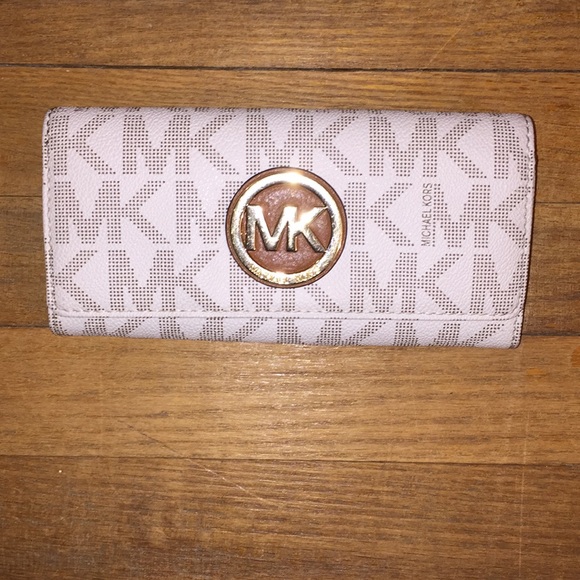 Michael Kors Wallet - Picture 1 of 4